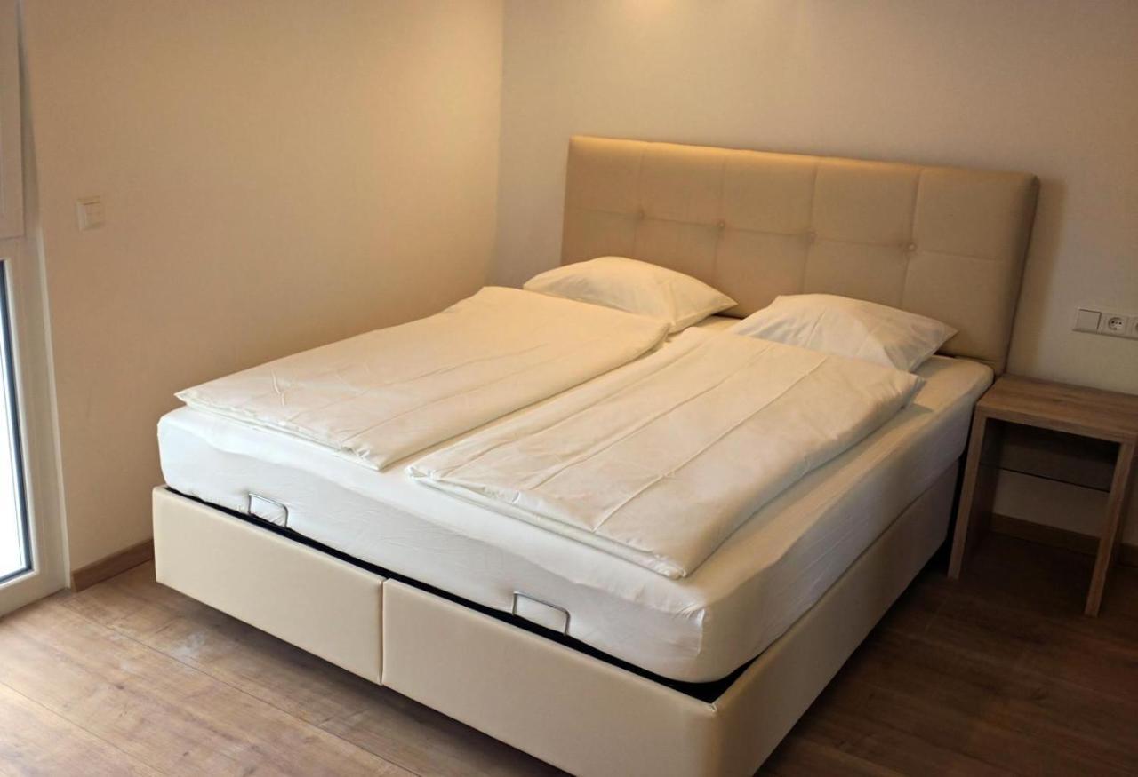 213 Prag, Studio Apartment, 27M2, 1-2 Personen كلاغنفورت المظهر الخارجي الصورة